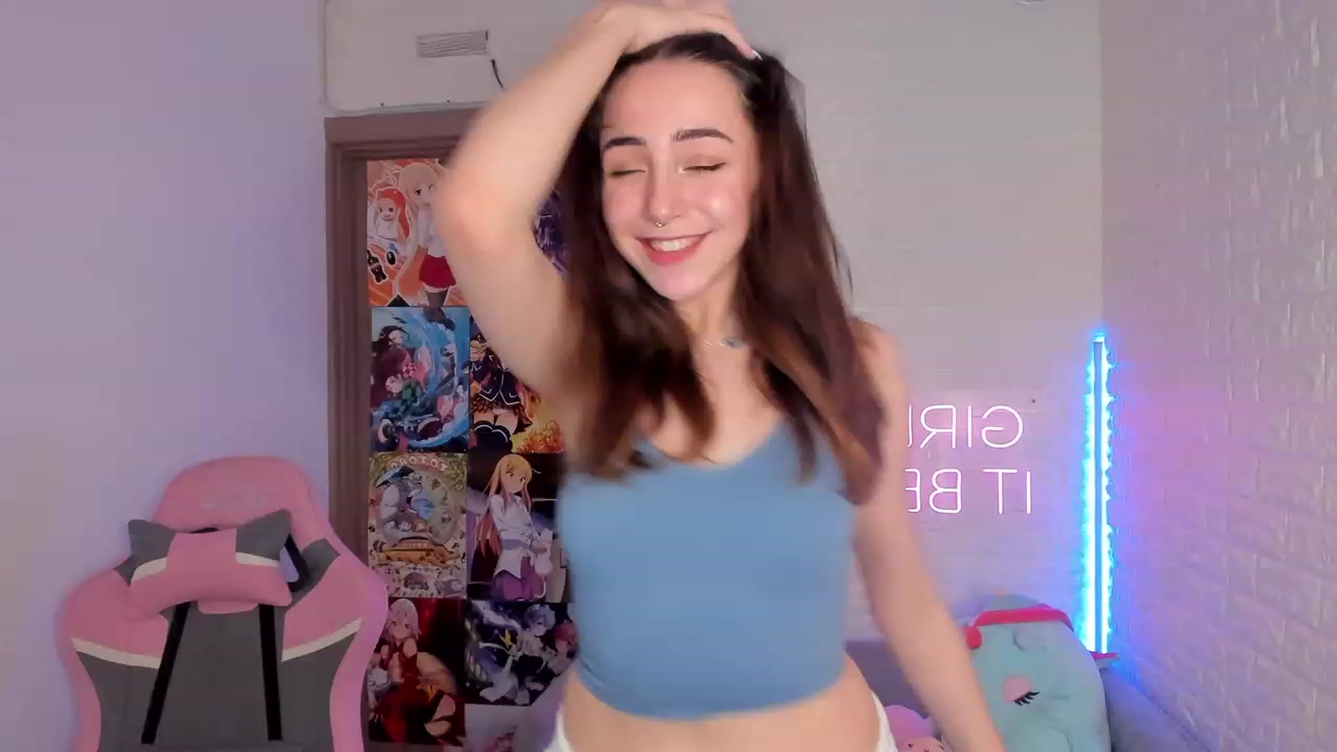 Gallery image thumbnail from ElsaYoung's myfreecams stream on, 02/04/2023, 16:19 image 15 of 20