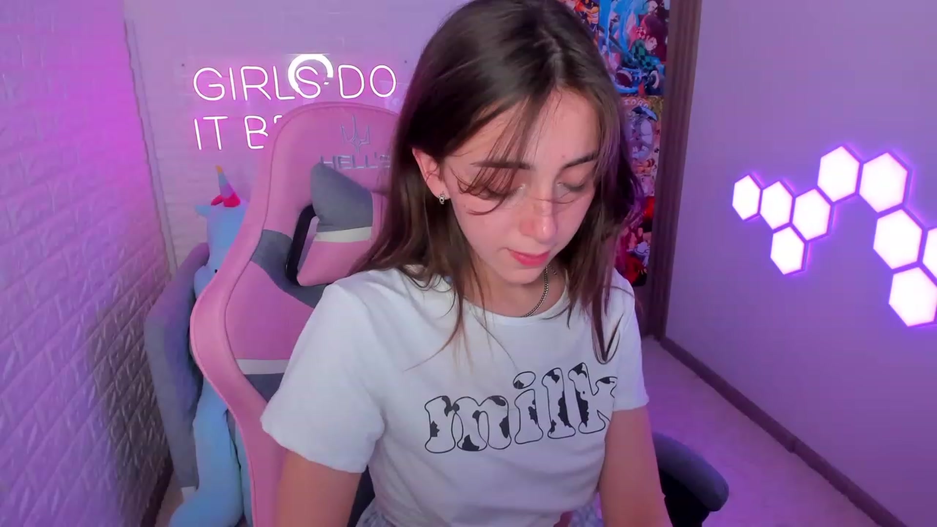 Gallery image thumbnail from ElsaYoung's myfreecams stream on, 02/09/2023, 13:57 image 15 of 20