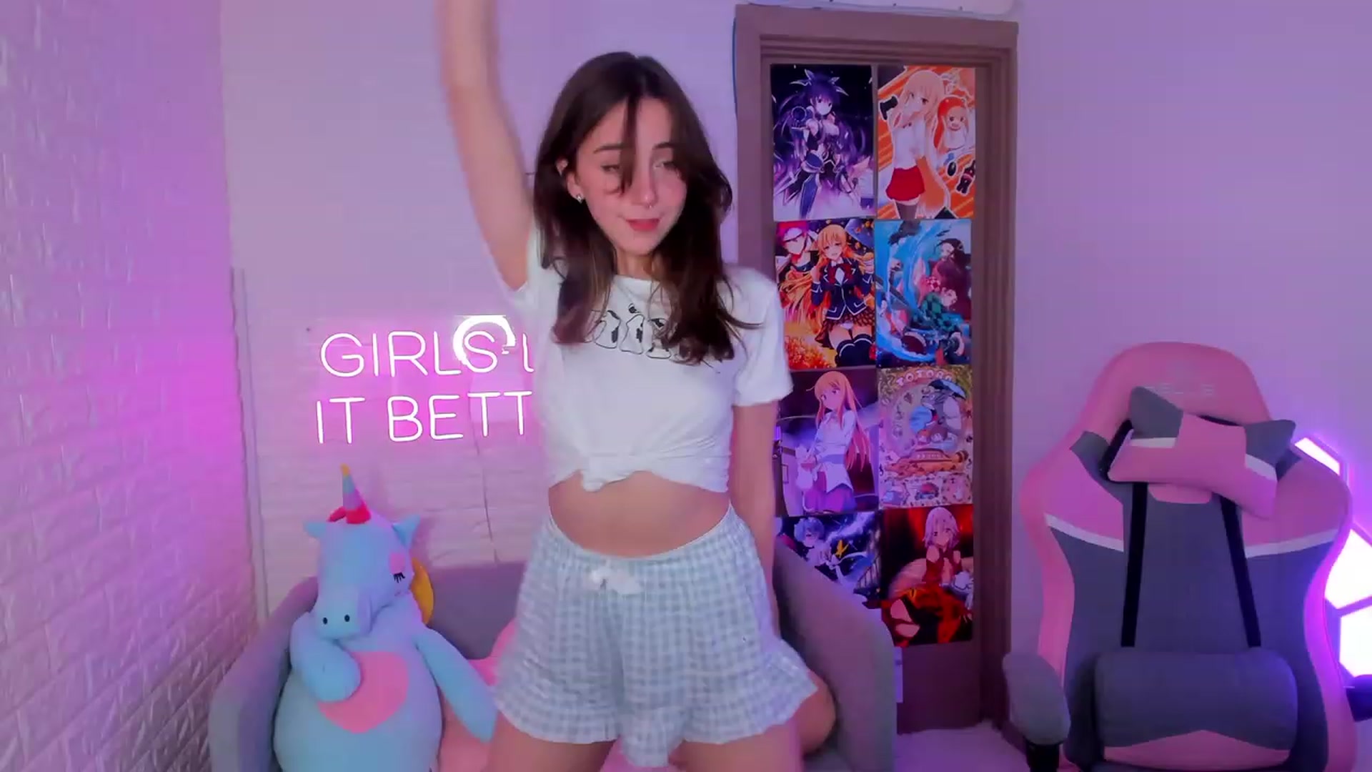 Gallery image thumbnail from ElsaYoung's myfreecams stream on, 02/09/2023, 13:57 image 14 of 20