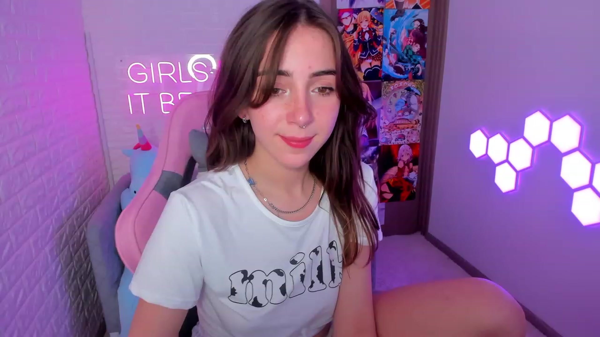 Gallery image thumbnail from ElsaYoung's myfreecams stream on, 02/09/2023, 13:57 image 19 of 20