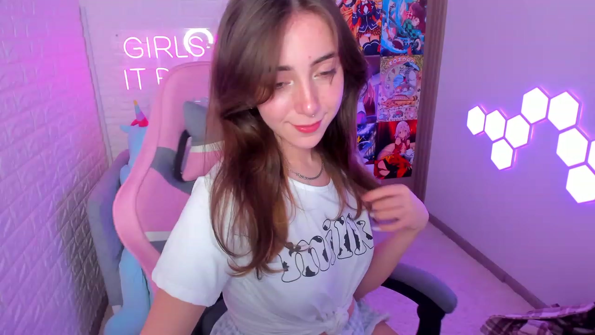 Gallery image thumbnail from ElsaYoung's myfreecams stream on, 02/09/2023, 14:29 image 12 of 20