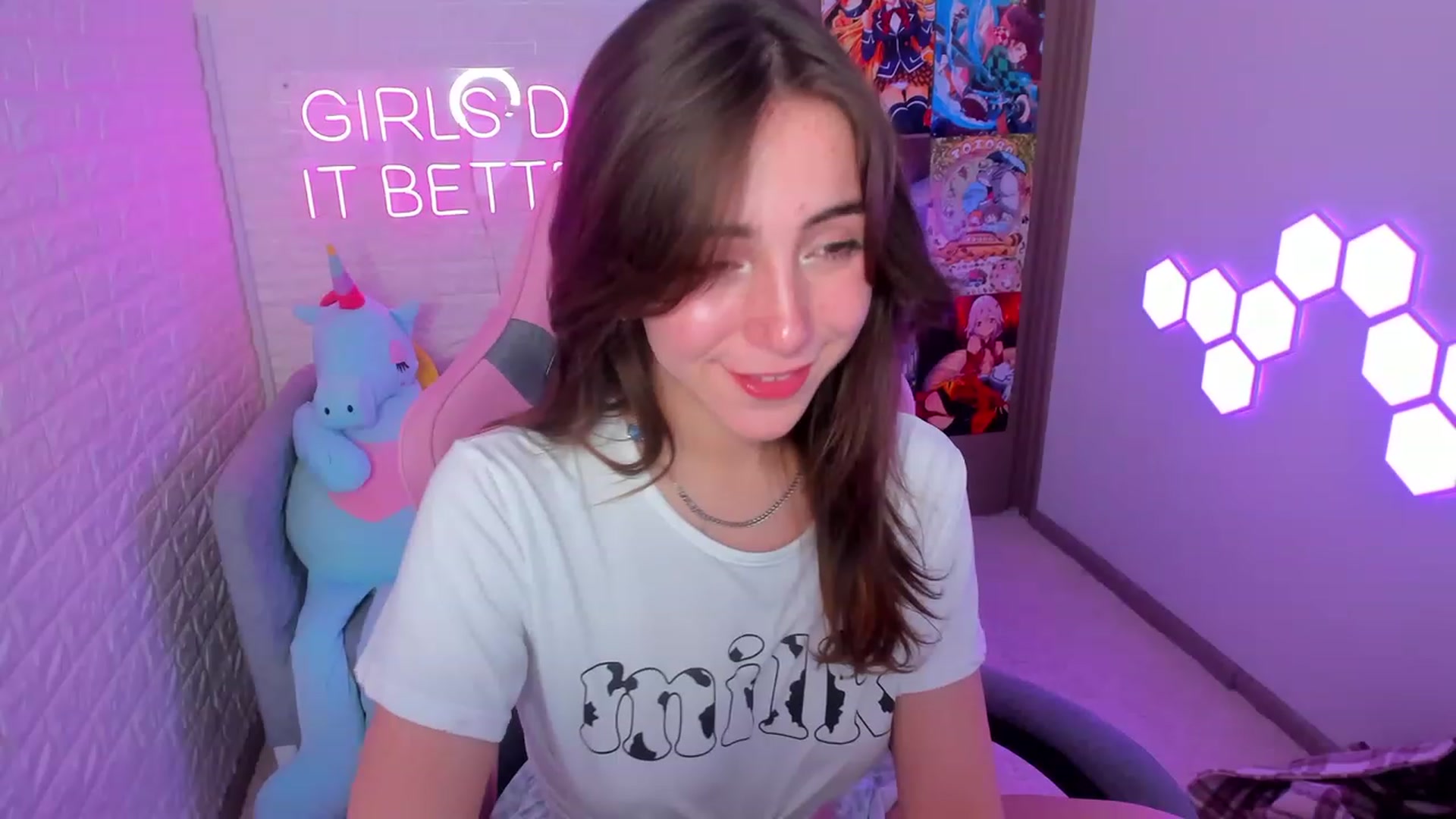 Gallery image thumbnail from ElsaYoung's myfreecams stream on, 02/09/2023, 14:29 image 7 of 20