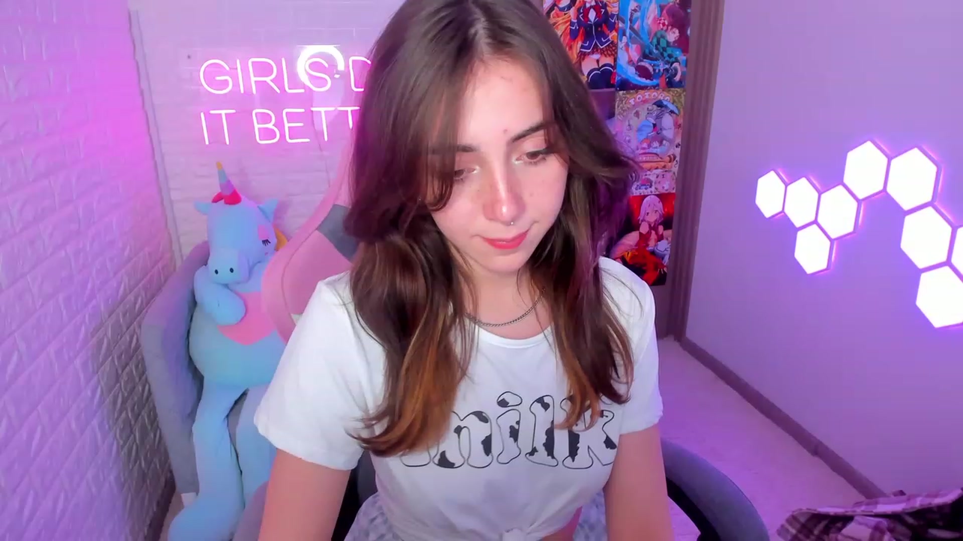 Gallery image thumbnail from ElsaYoung's myfreecams stream on, 02/09/2023, 14:29 image 14 of 20