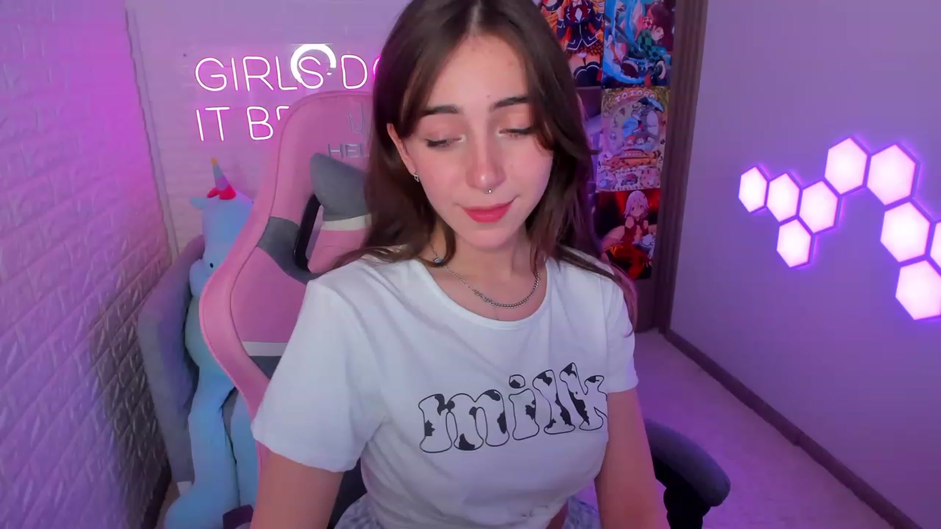 Gallery image thumbnail from ElsaYoung's myfreecams stream on, 02/09/2023, 14:29 image 2 of 20