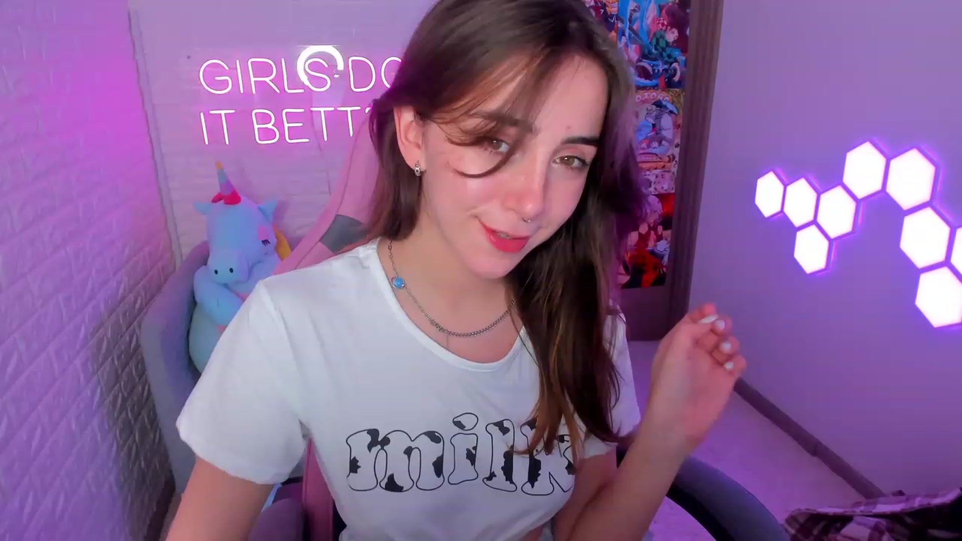 Gallery image thumbnail from ElsaYoung's myfreecams stream on, 02/09/2023, 14:29 image 13 of 20