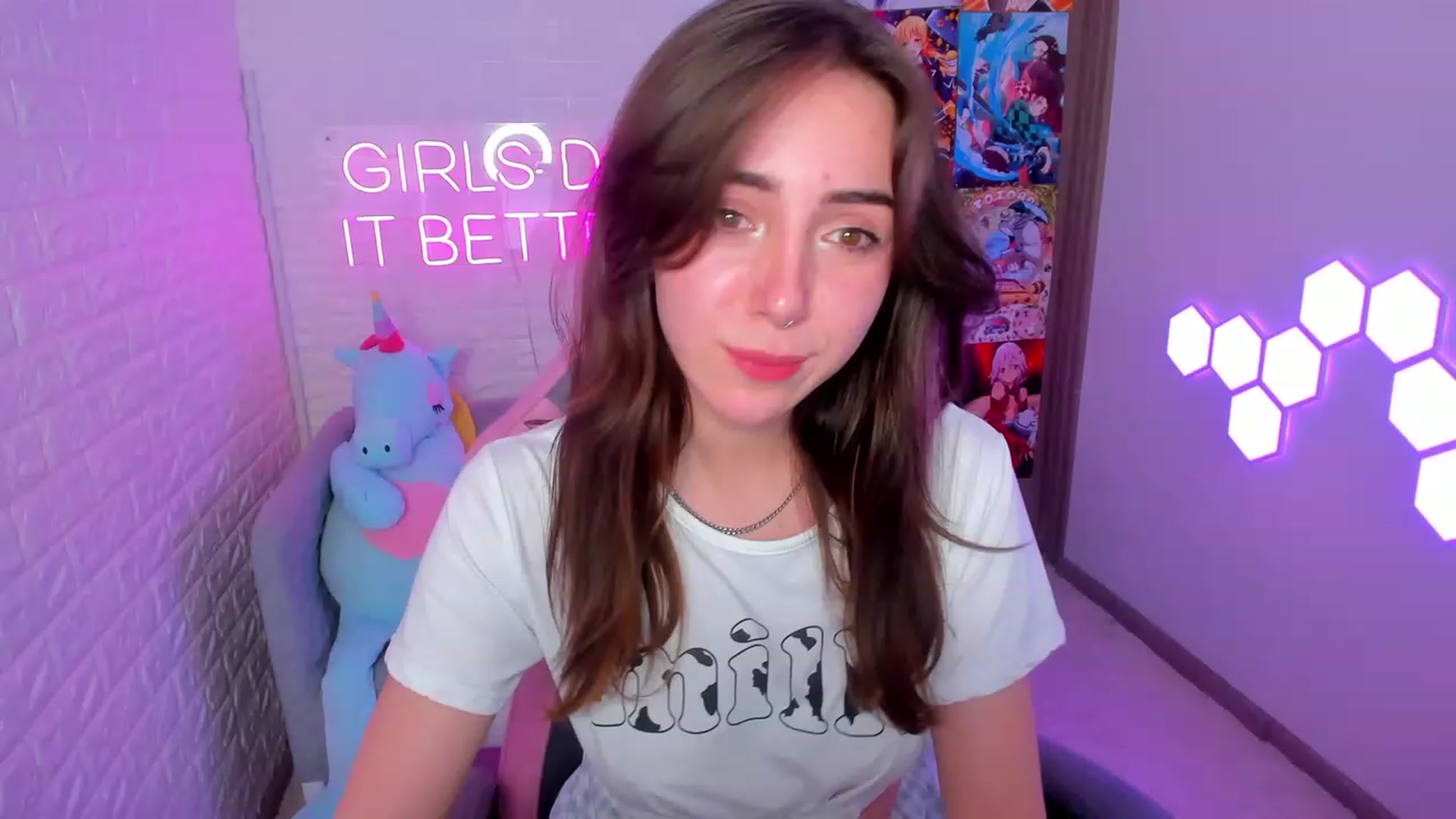 Gallery image thumbnail from ElsaYoung's myfreecams stream on, 02/09/2023, 16:50 image 1 of 20