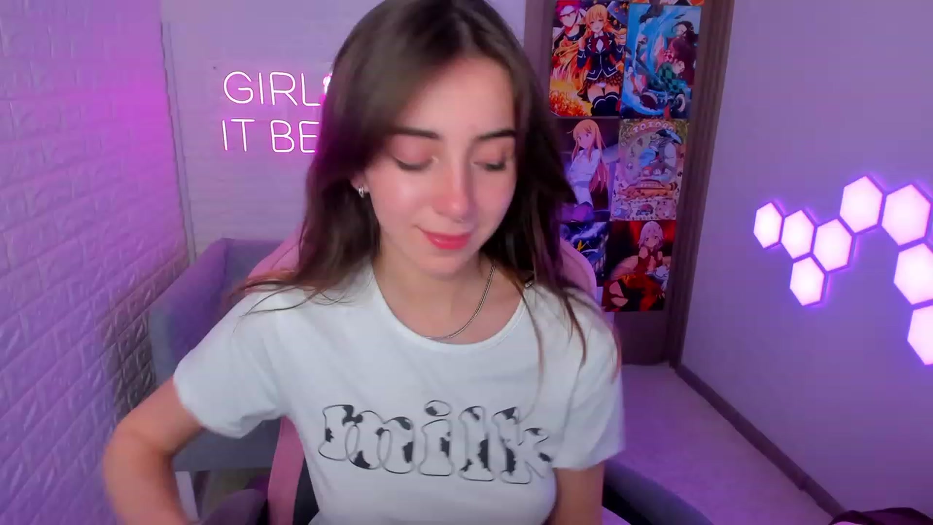 Gallery image thumbnail from ElsaYoung's myfreecams stream on, 02/09/2023, 18:16 image 9 of 20