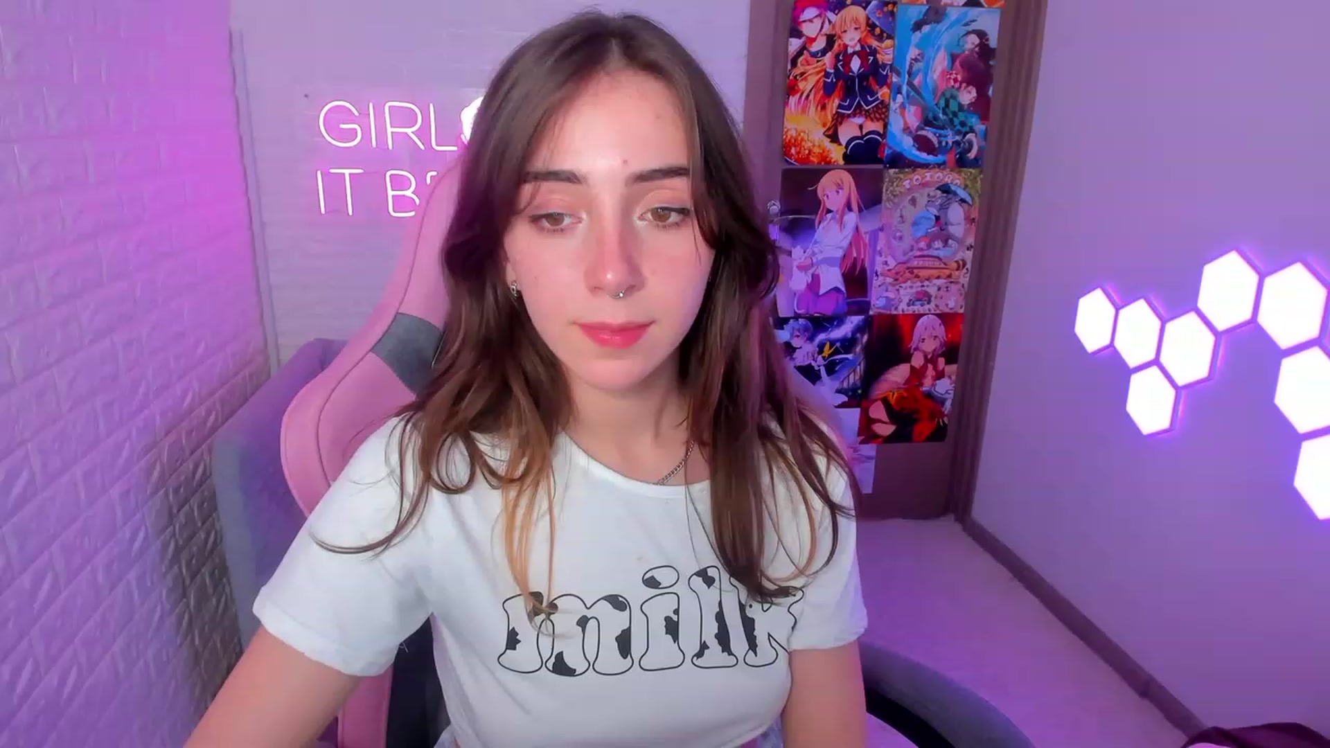 Gallery image thumbnail from ElsaYoung's myfreecams stream on, 02/09/2023, 18:16 image 11 of 20