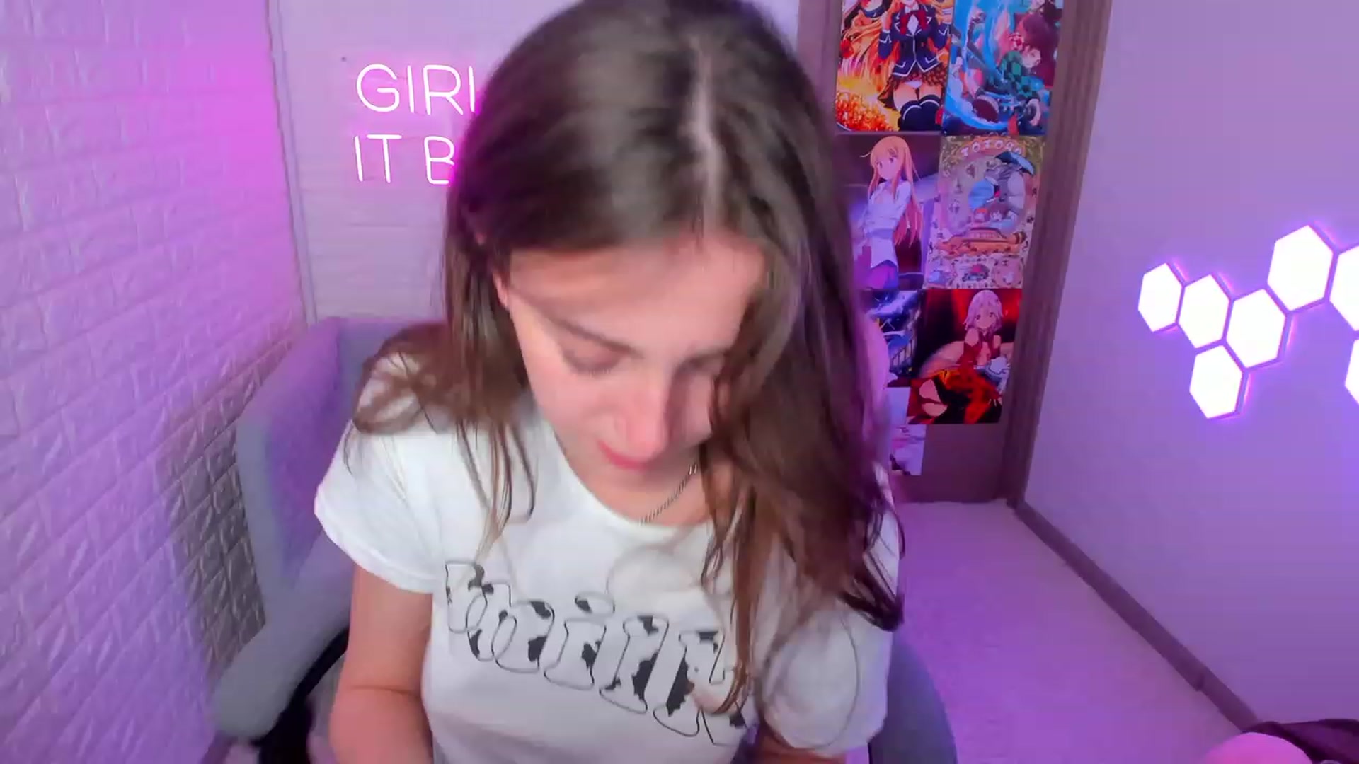 Gallery image thumbnail from ElsaYoung's myfreecams stream on, 02/09/2023, 19:28 image 8 of 20