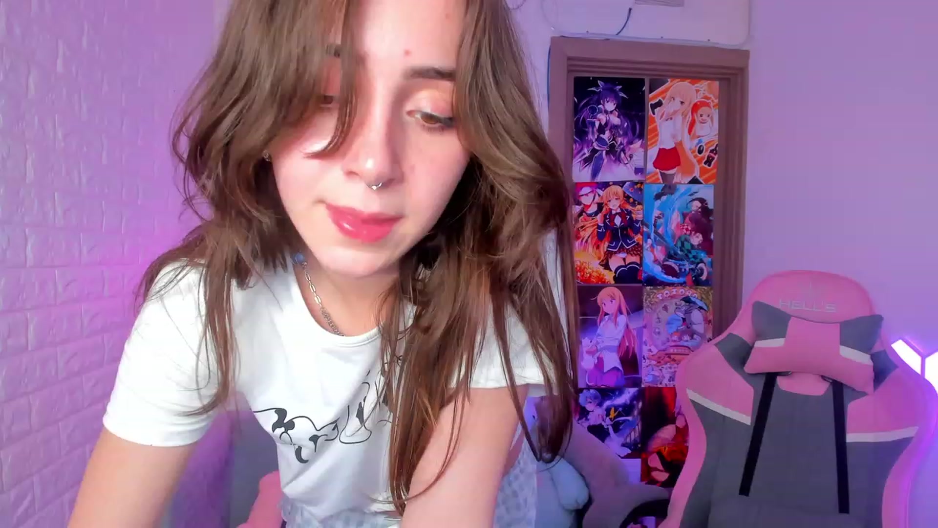 Gallery image thumbnail from ElsaYoung's myfreecams stream on, 02/09/2023, 19:28 image 5 of 20