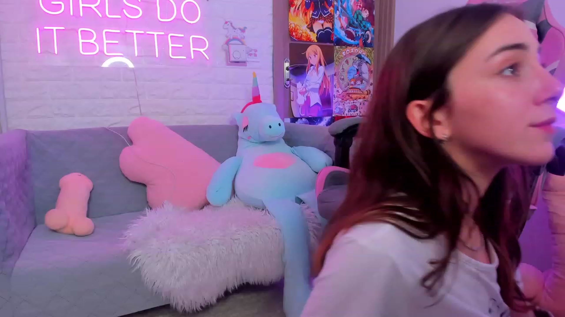Gallery image thumbnail from ElsaYoung's myfreecams stream on, 02/09/2023, 19:28 image 15 of 20