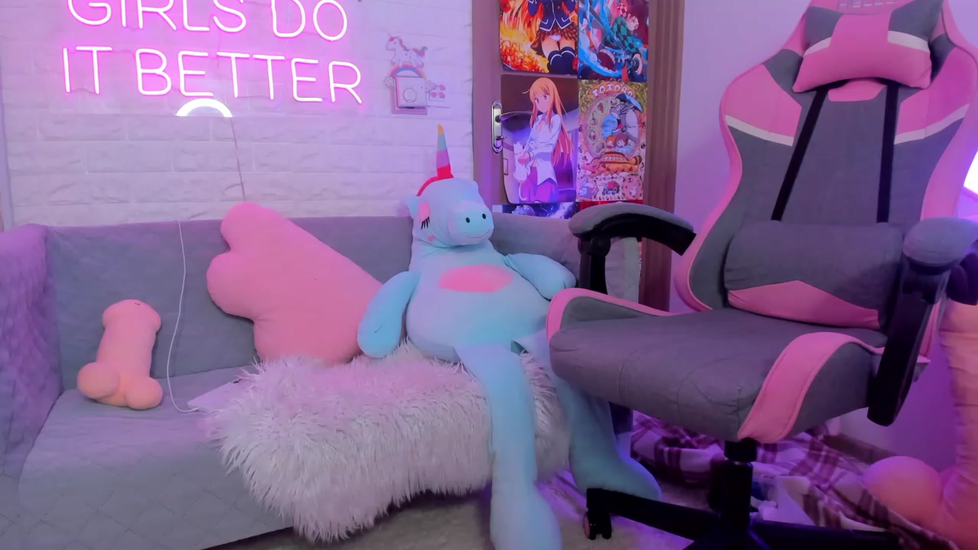 Gallery image thumbnail from ElsaYoung's myfreecams stream on, 02/09/2023, 19:28 image 16 of 20