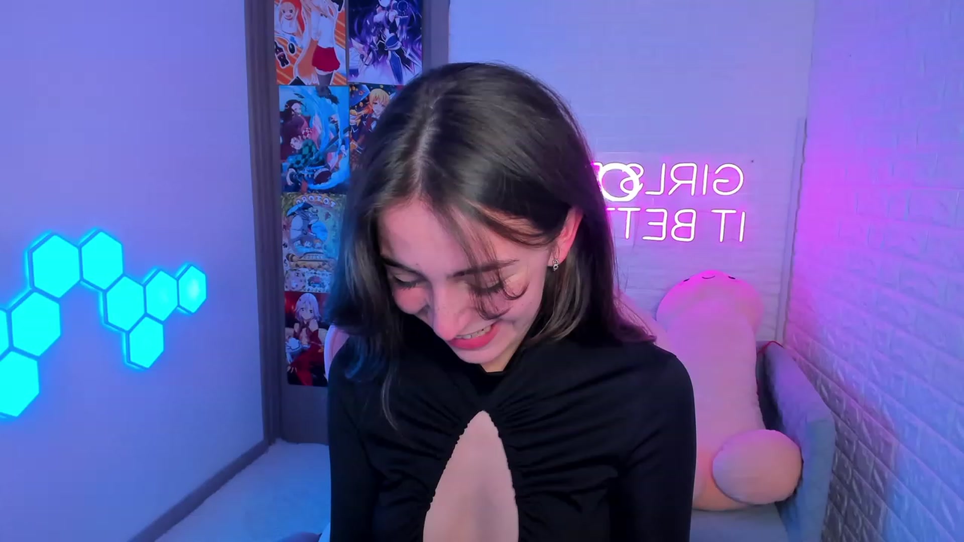 Gallery image thumbnail from ElsaYoung's myfreecams stream on, 02/10/2023, 13:38 image 8 of 20