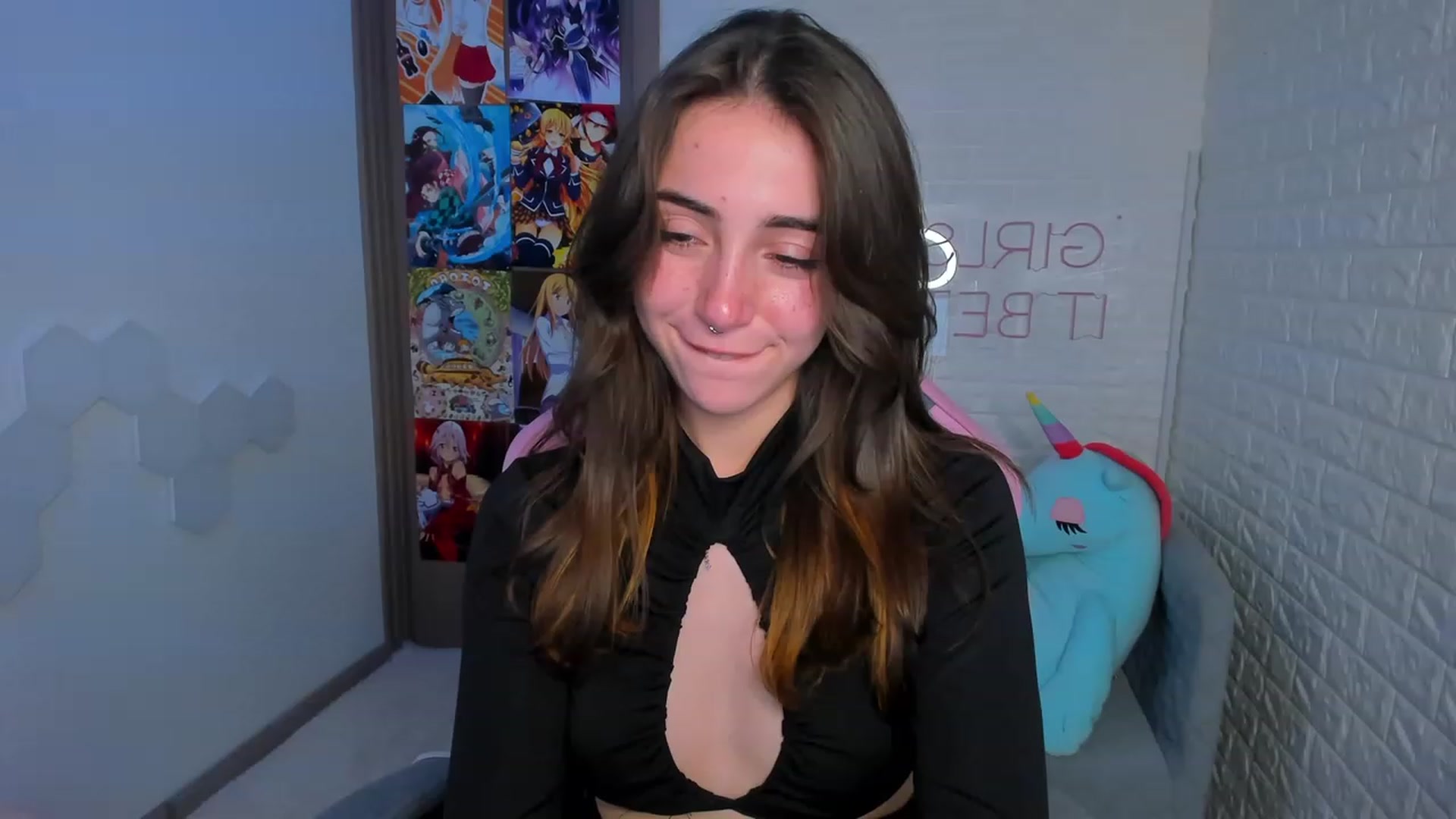 Gallery image thumbnail from ElsaYoung's myfreecams stream on, 02/10/2023, 14:45 image 18 of 20