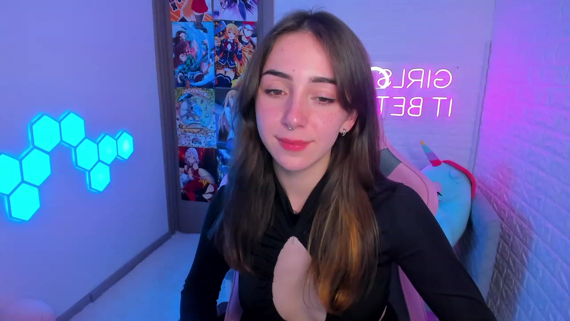 Gallery image thumbnail from ElsaYoung's myfreecams stream on, 02/10/2023, 15:51 image 4 of 20