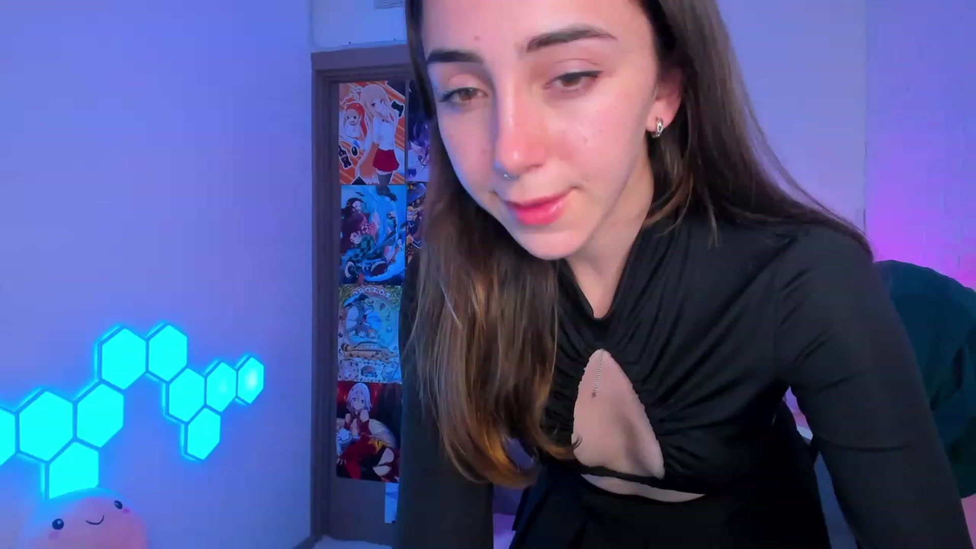 Gallery image thumbnail from ElsaYoung's myfreecams stream on, 02/10/2023, 19:45 image 9 of 20