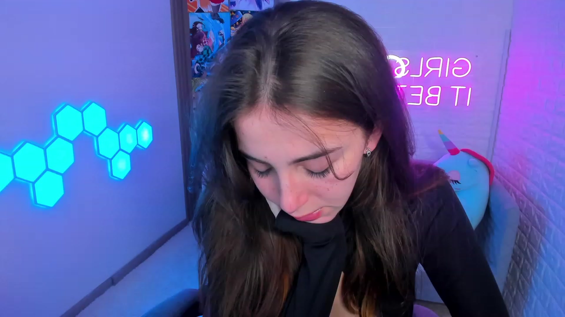 Gallery image thumbnail from ElsaYoung's myfreecams stream on, 02/10/2023, 19:45 image 6 of 20