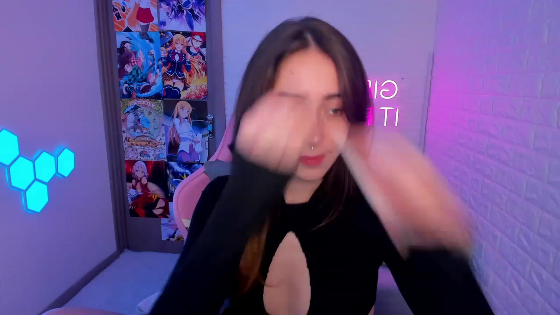 Gallery image thumbnail from ElsaYoung's myfreecams stream on, 02/11/2023, 14:38 image 12 of 20