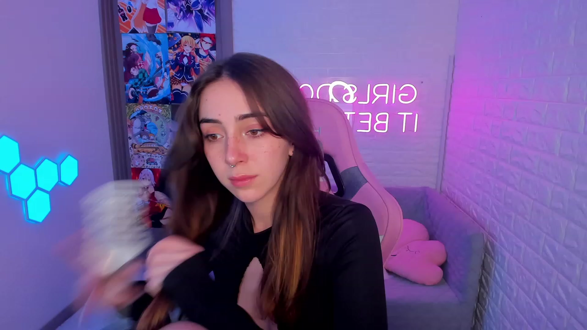 Gallery image thumbnail from ElsaYoung's myfreecams stream on, 02/11/2023, 14:38 image 5 of 20