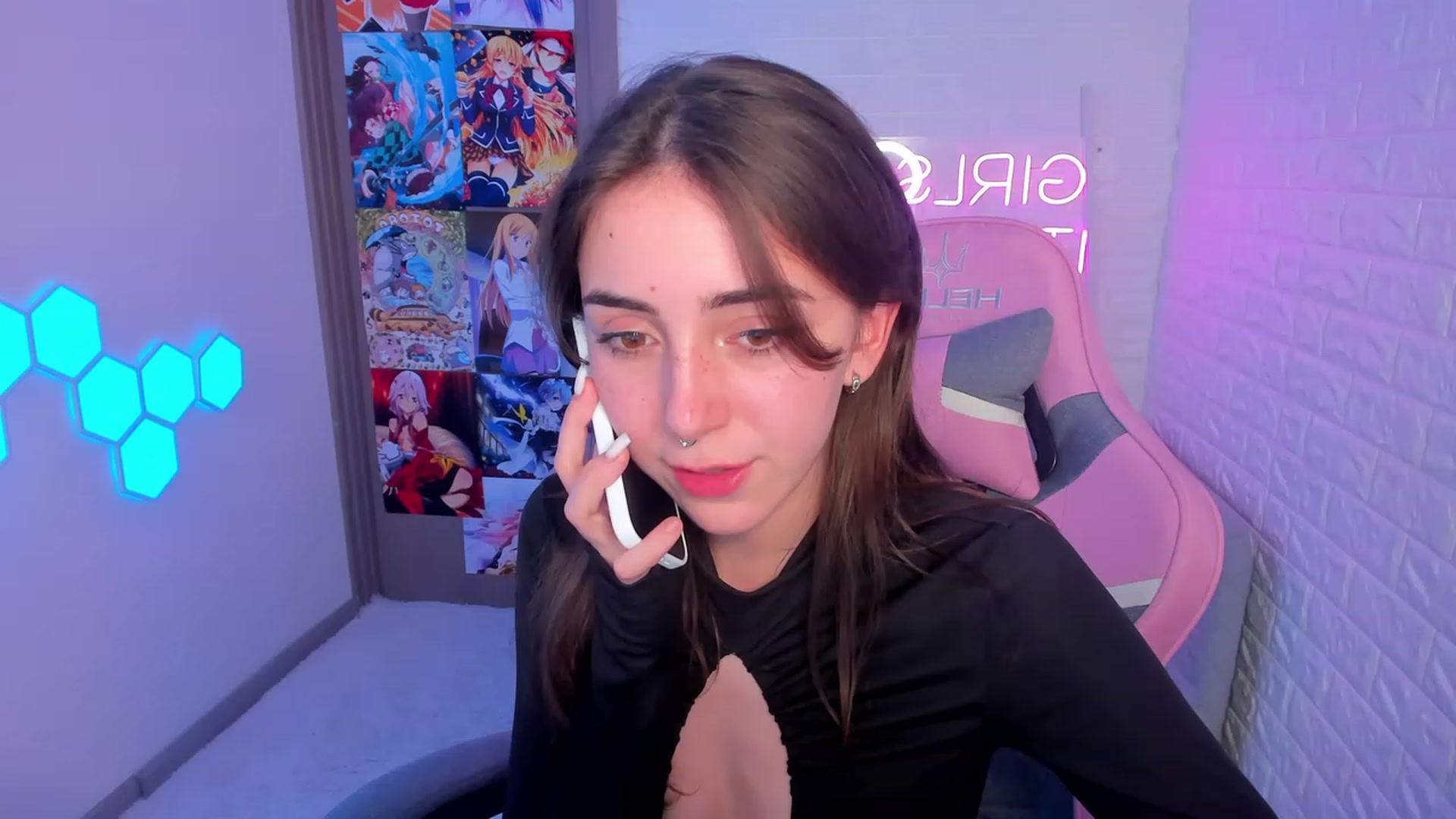 Gallery image thumbnail from ElsaYoung's myfreecams stream on, 02/11/2023, 18:13 image 17 of 20