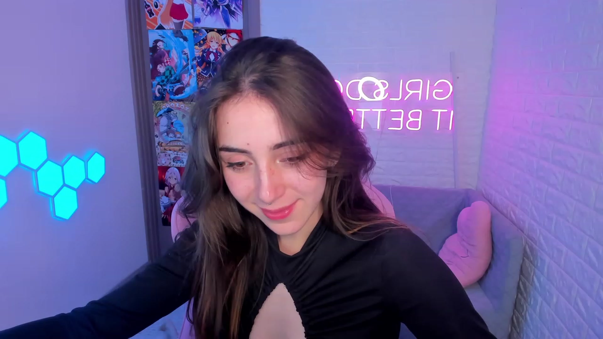 Gallery image thumbnail from ElsaYoung's myfreecams stream on, 02/11/2023, 19:32 image 14 of 20