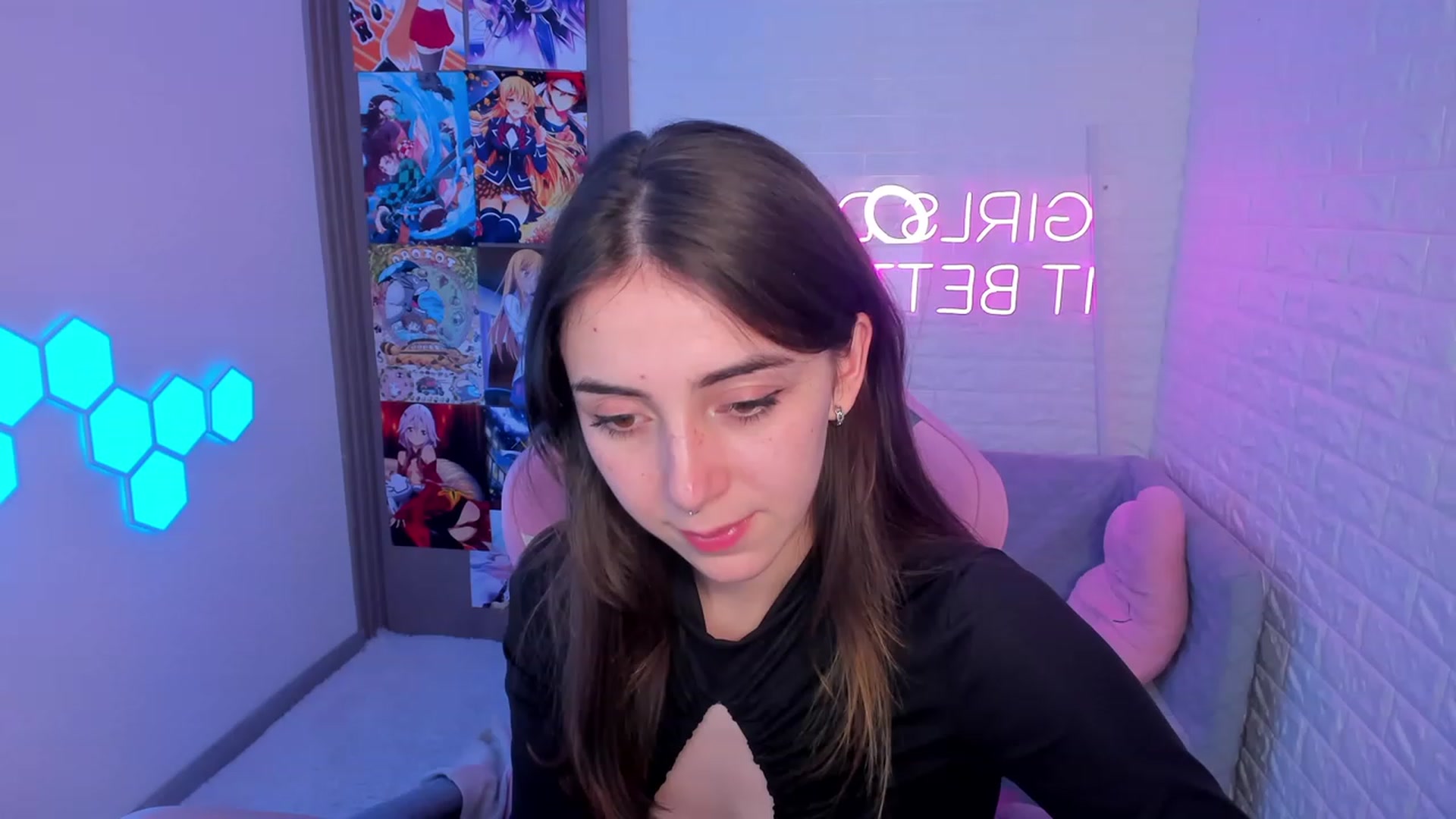 Gallery image thumbnail from ElsaYoung's myfreecams stream on, 02/11/2023, 19:32 image 9 of 20