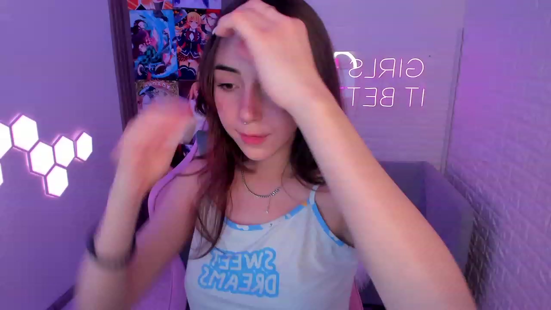 Gallery image thumbnail from ElsaYoung's myfreecams stream on, 02/12/2023, 14:05 image 8 of 20