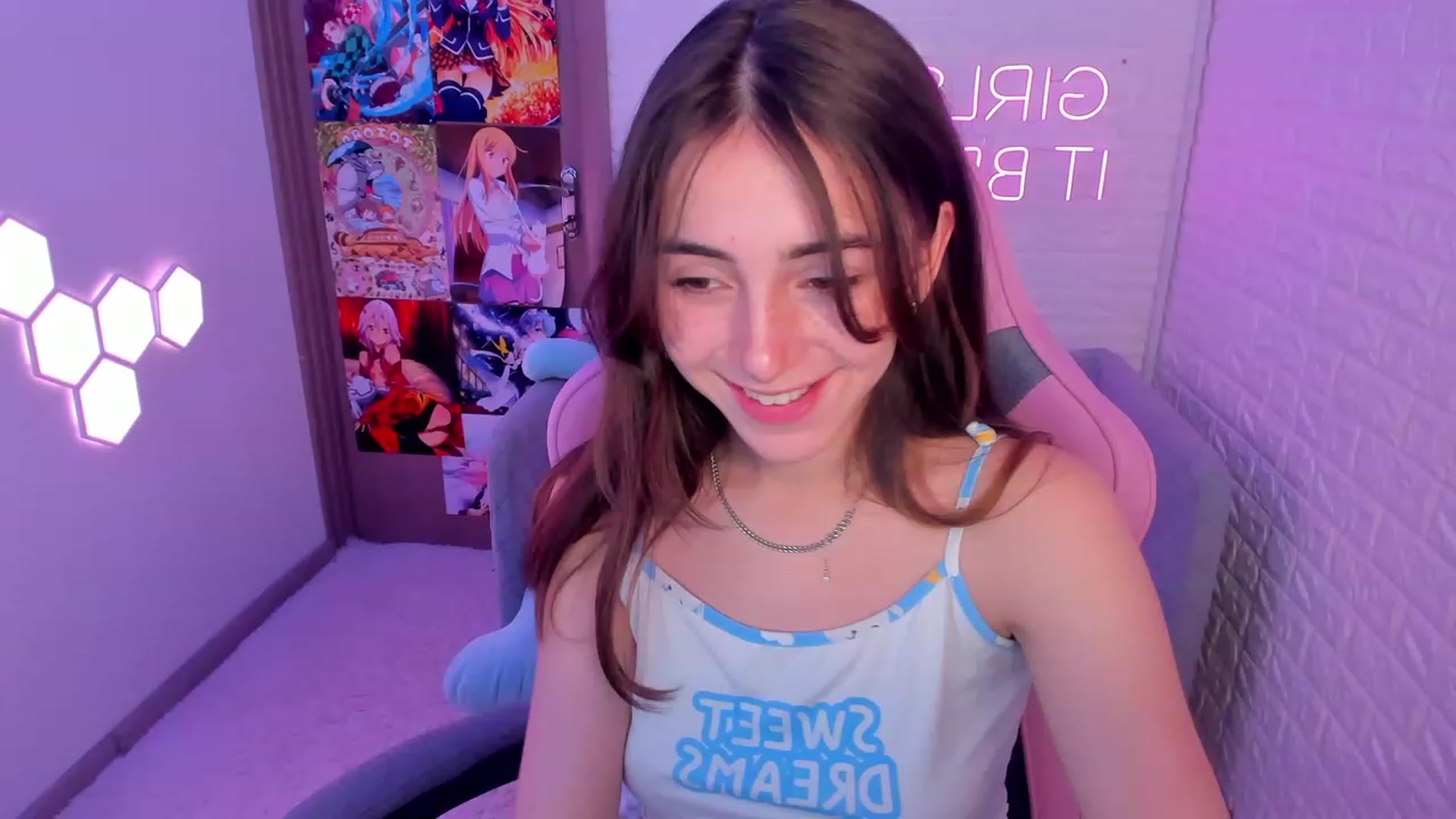 Gallery image thumbnail from ElsaYoung's myfreecams stream on, 02/12/2023, 14:34 image 5 of 20