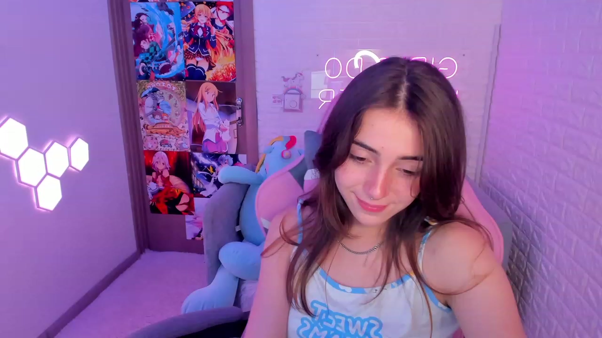 Gallery image thumbnail from ElsaYoung's myfreecams stream on, 02/12/2023, 14:34 image 13 of 20