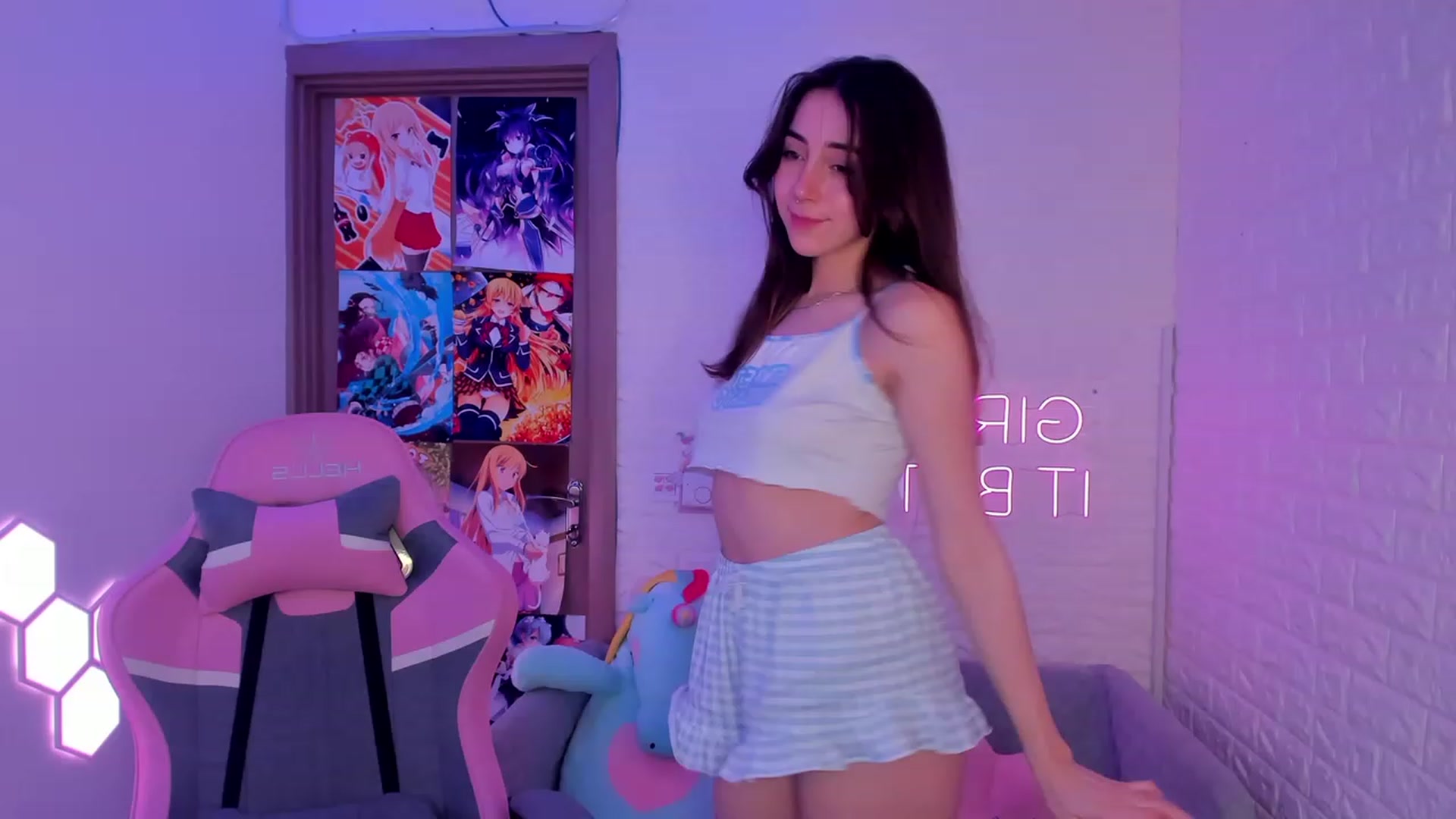 Gallery image thumbnail from ElsaYoung's myfreecams stream on, 02/12/2023, 14:34 image 11 of 20