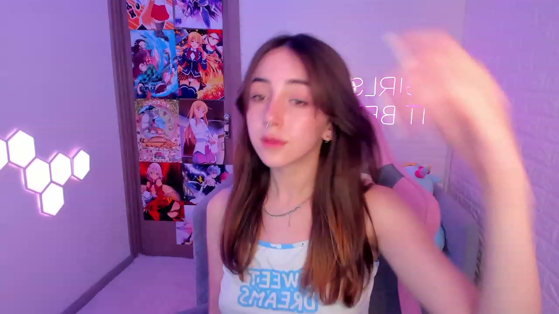 Gallery image thumbnail from ElsaYoung's myfreecams stream on, 02/12/2023, 17:46 image 15 of 20
