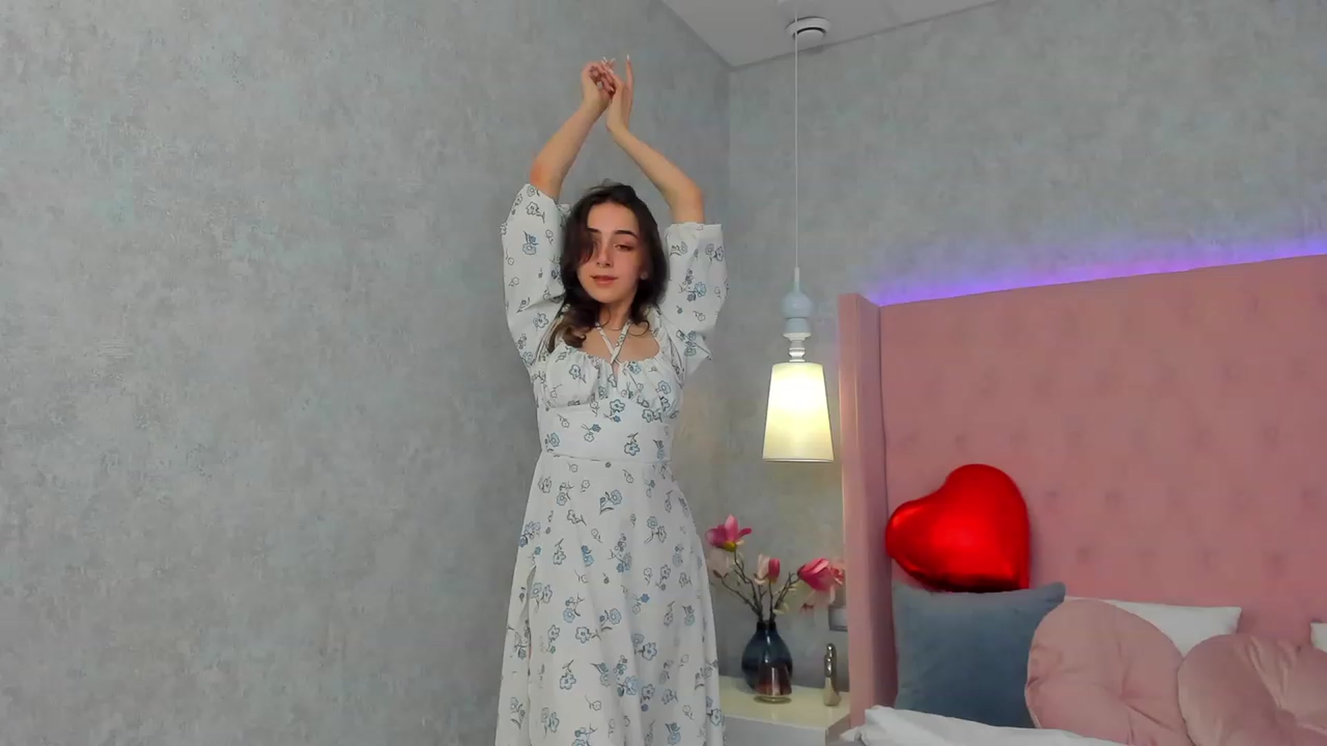 Gallery image thumbnail from ElsaYoung's myfreecams stream on, 02/14/2023, 15:12 image 6 of 20