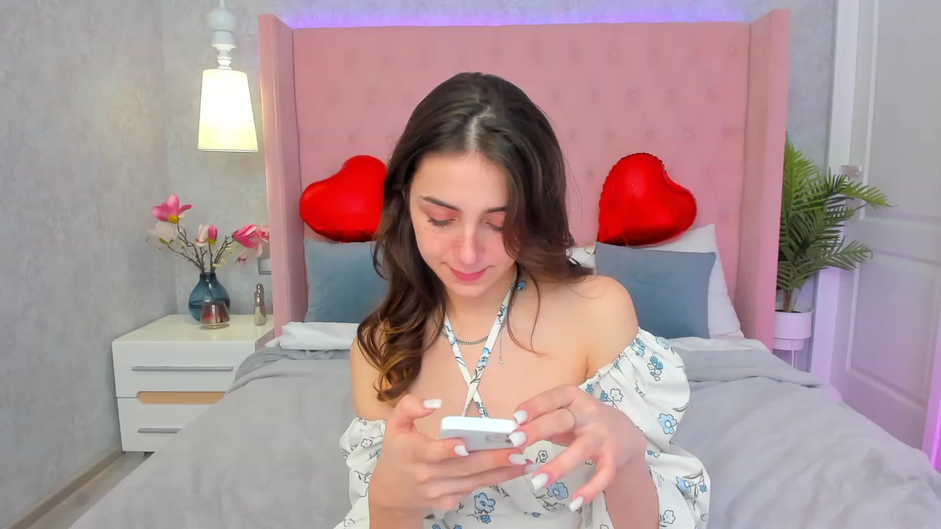 Gallery image thumbnail from ElsaYoung's myfreecams stream on, 02/14/2023, 15:12 image 19 of 20