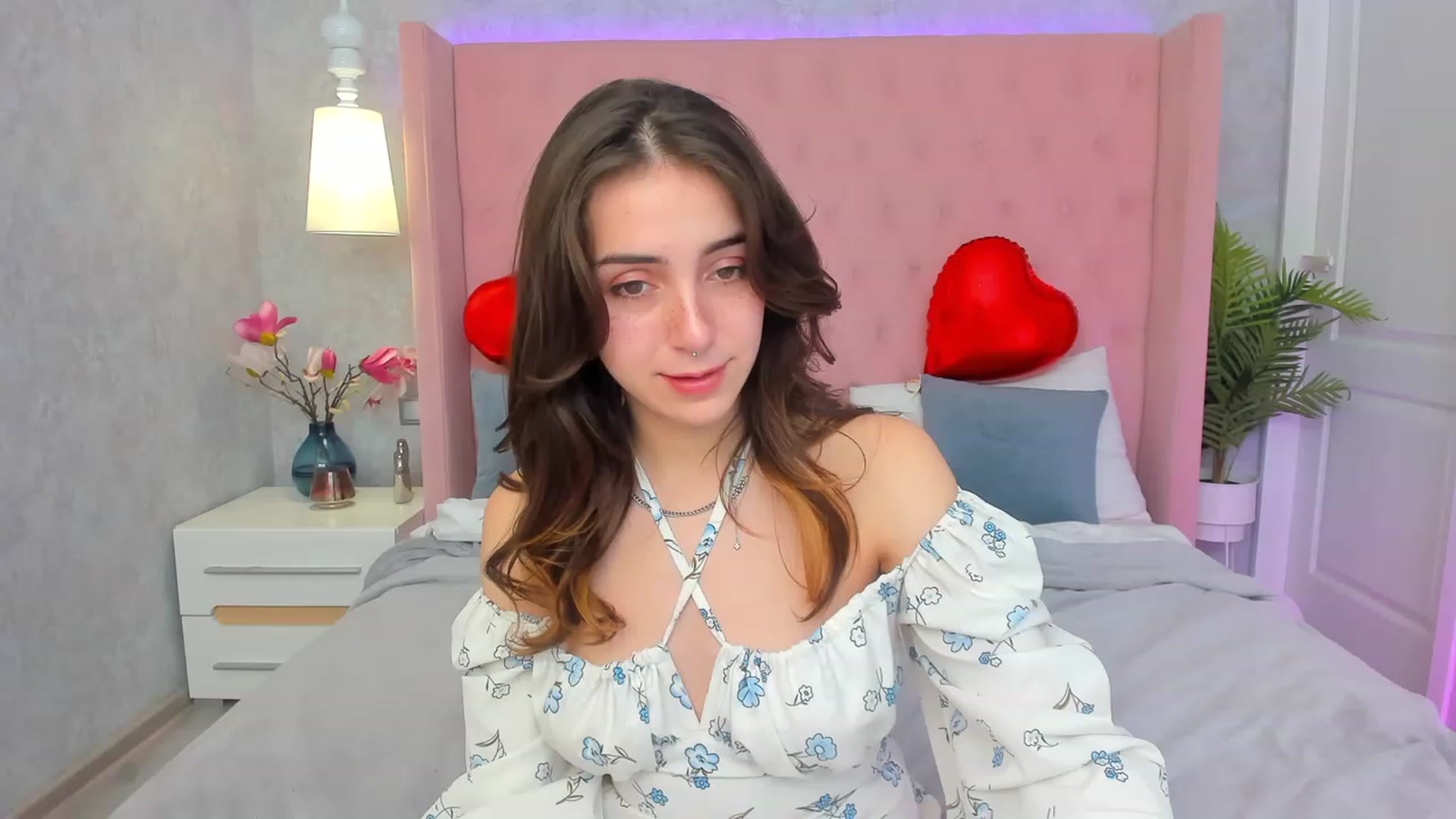 Gallery image thumbnail from ElsaYoung's myfreecams stream on, 02/14/2023, 15:12 image 18 of 20
