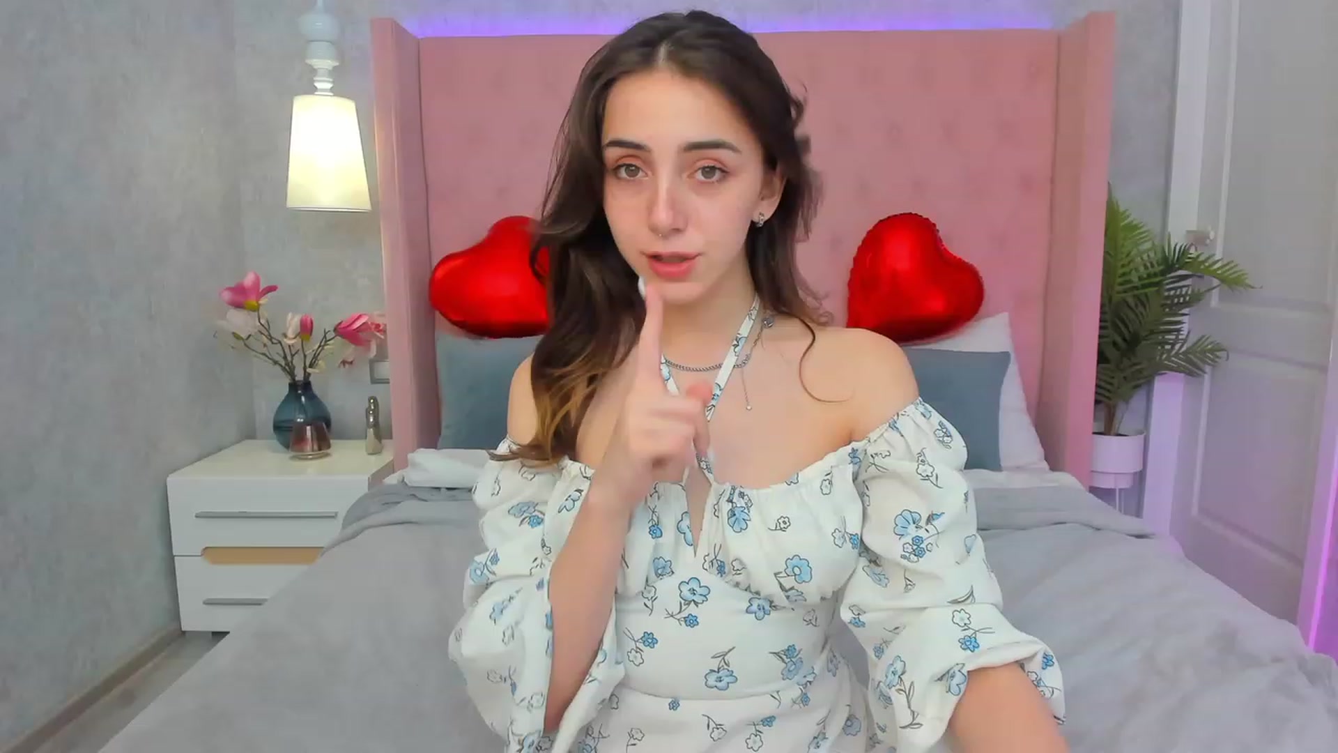 Gallery image thumbnail from ElsaYoung's myfreecams stream on, 02/14/2023, 15:12 image 11 of 20
