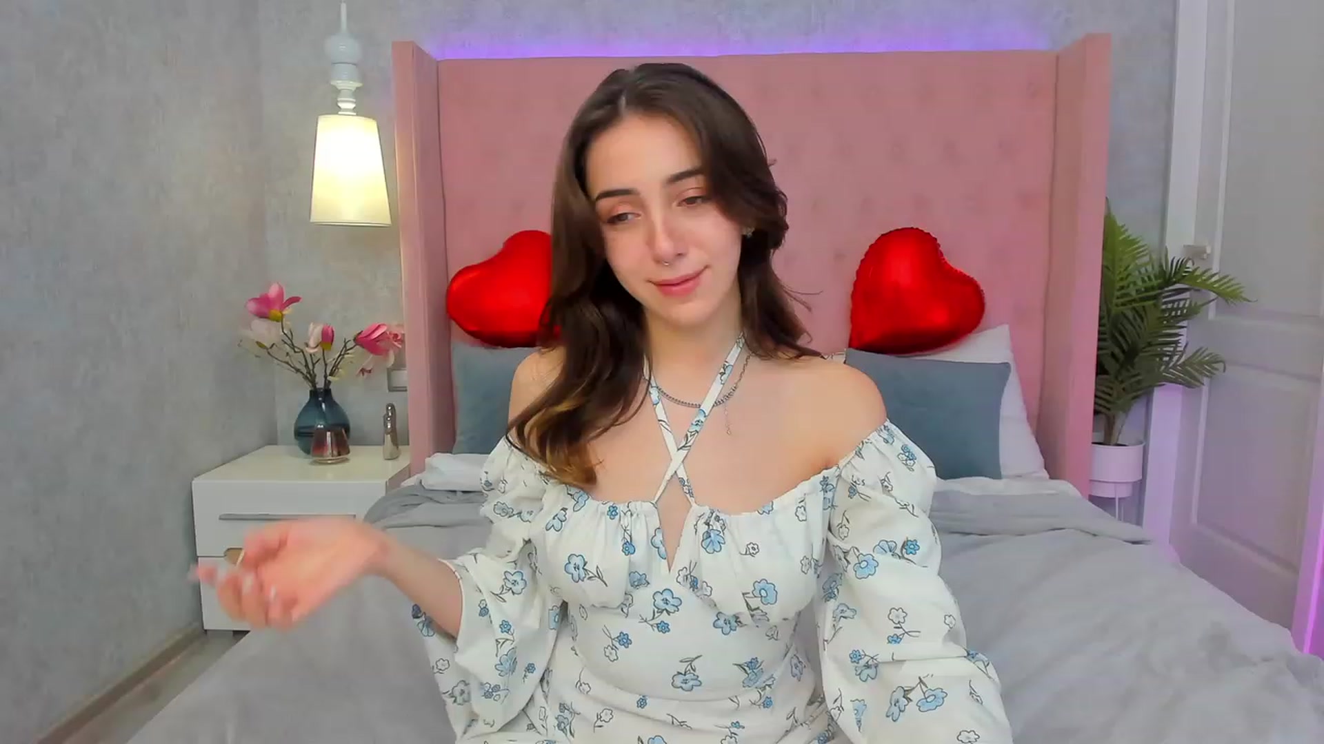 Gallery image thumbnail from ElsaYoung's myfreecams stream on, 02/14/2023, 15:12 image 3 of 20