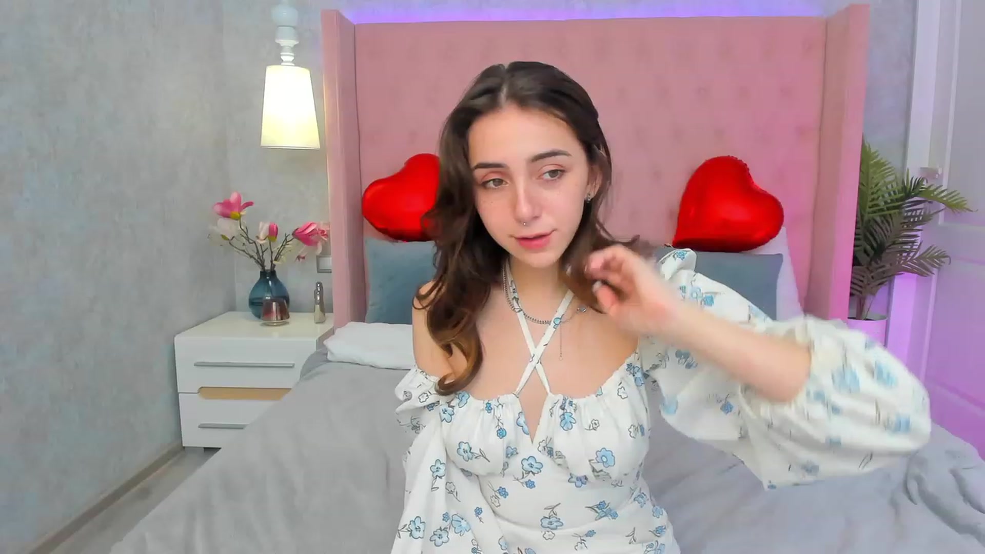 Gallery image thumbnail from ElsaYoung's myfreecams stream on, 02/14/2023, 16:50 image 12 of 20