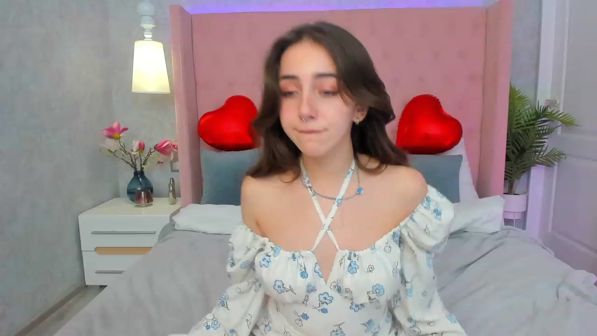 Gallery image thumbnail from ElsaYoung's myfreecams stream on, 02/14/2023, 16:50 image 8 of 20
