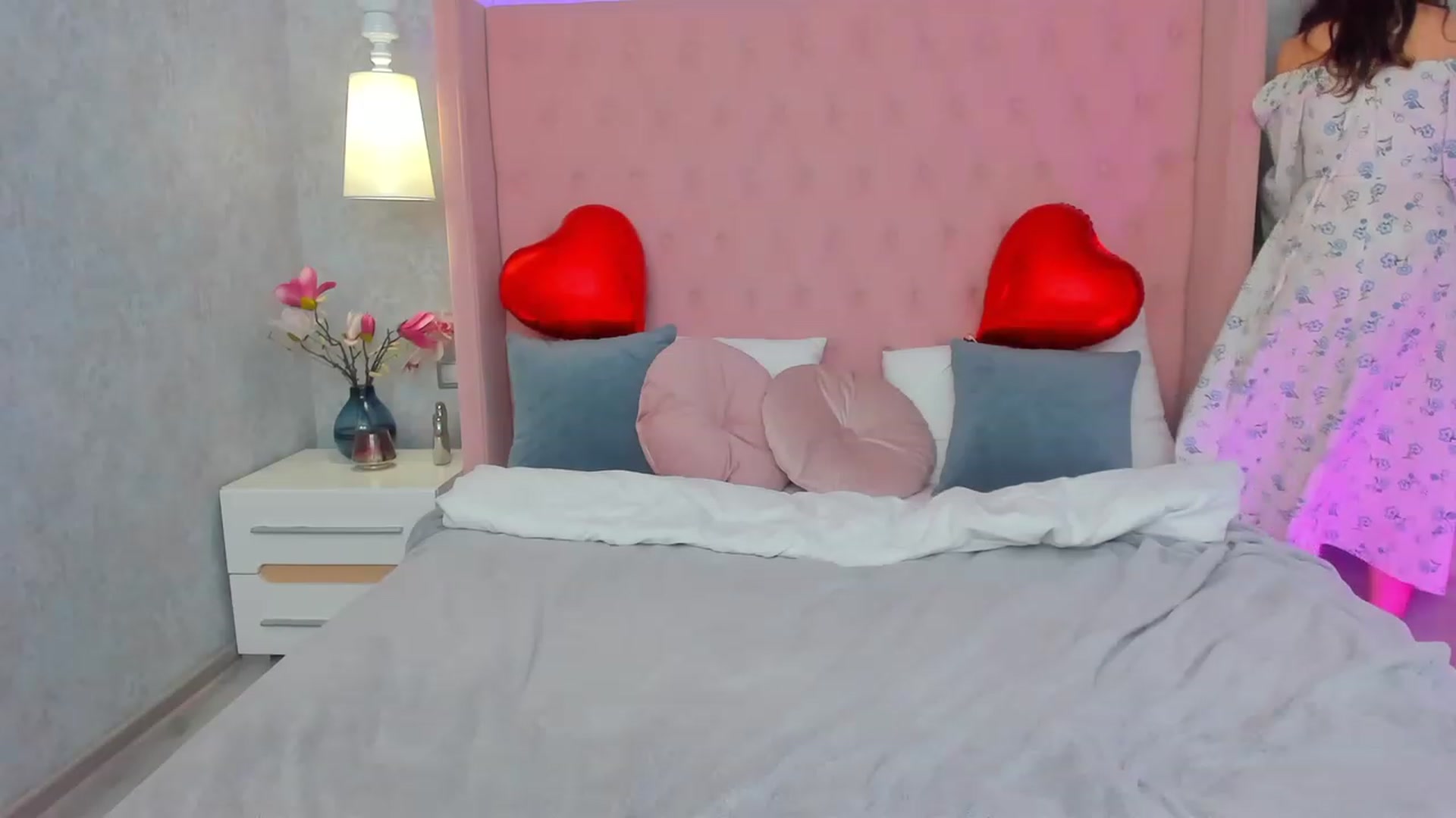 Gallery image thumbnail from ElsaYoung's myfreecams stream on, 02/14/2023, 18:20 image 16 of 20