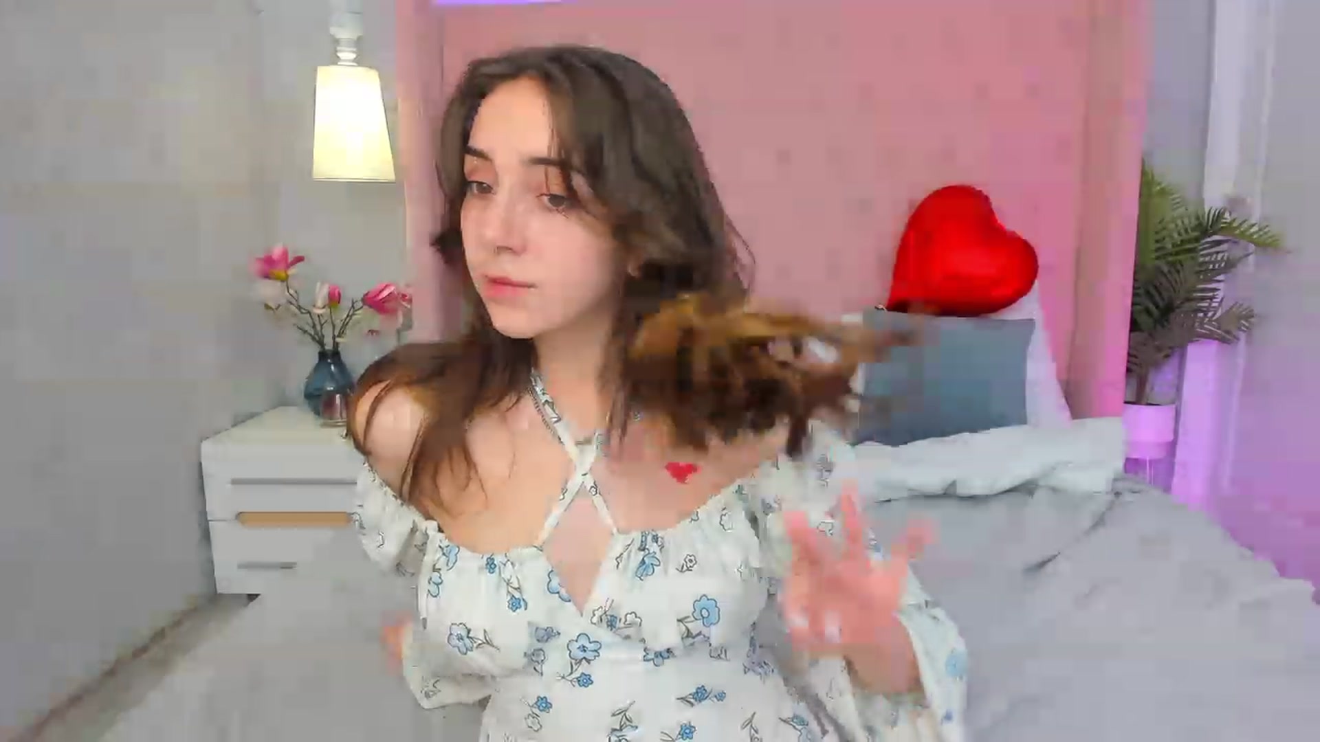 Gallery image thumbnail from ElsaYoung's myfreecams stream on, 02/14/2023, 18:20 image 15 of 20
