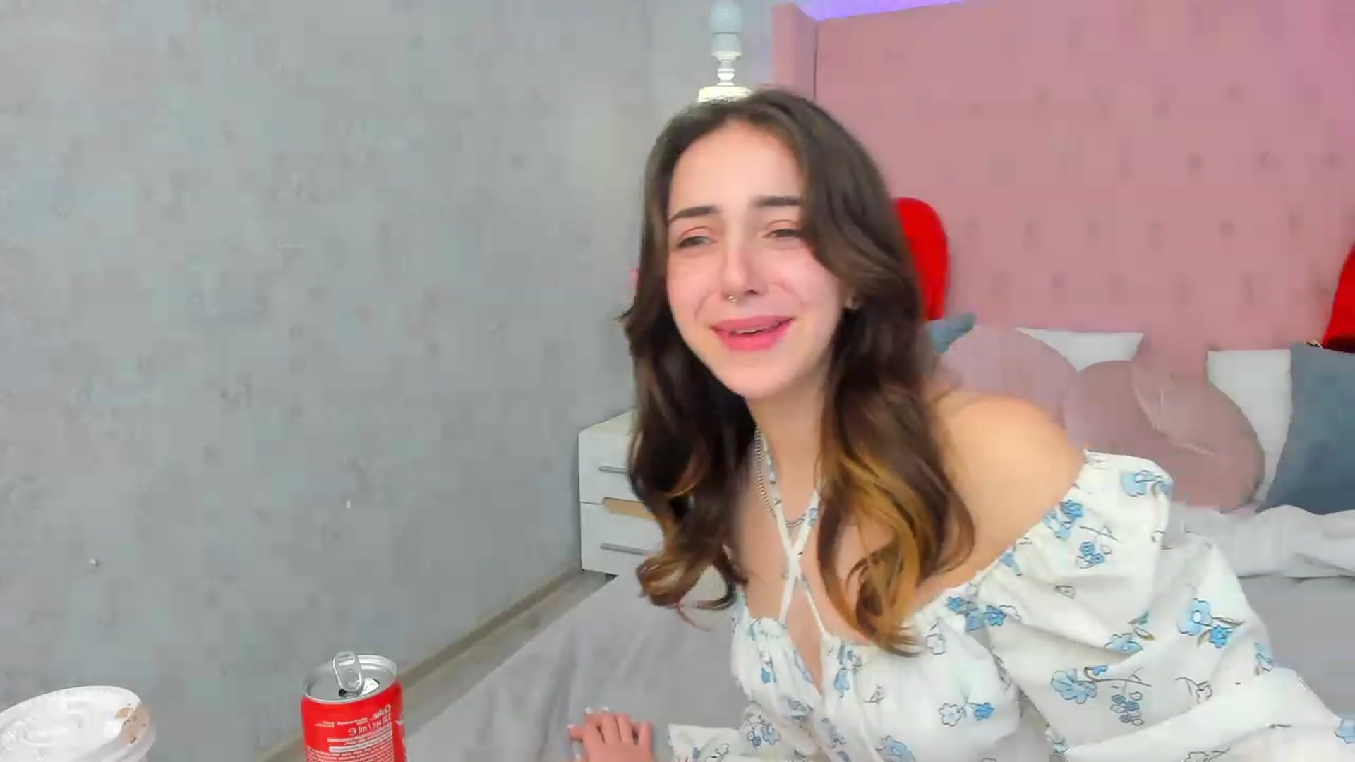 Gallery image thumbnail from ElsaYoung's myfreecams stream on, 02/14/2023, 18:20 image 11 of 20