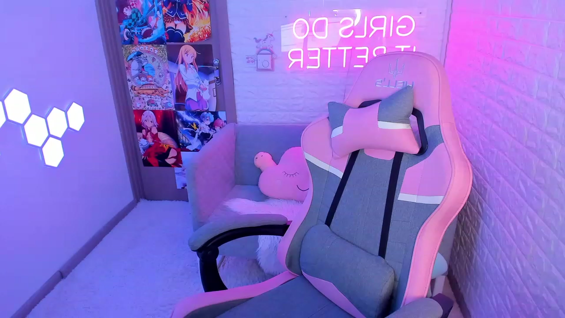 Gallery image thumbnail from ElsaYoung's myfreecams stream on, 02/15/2023, 13:59 image 20 of 20