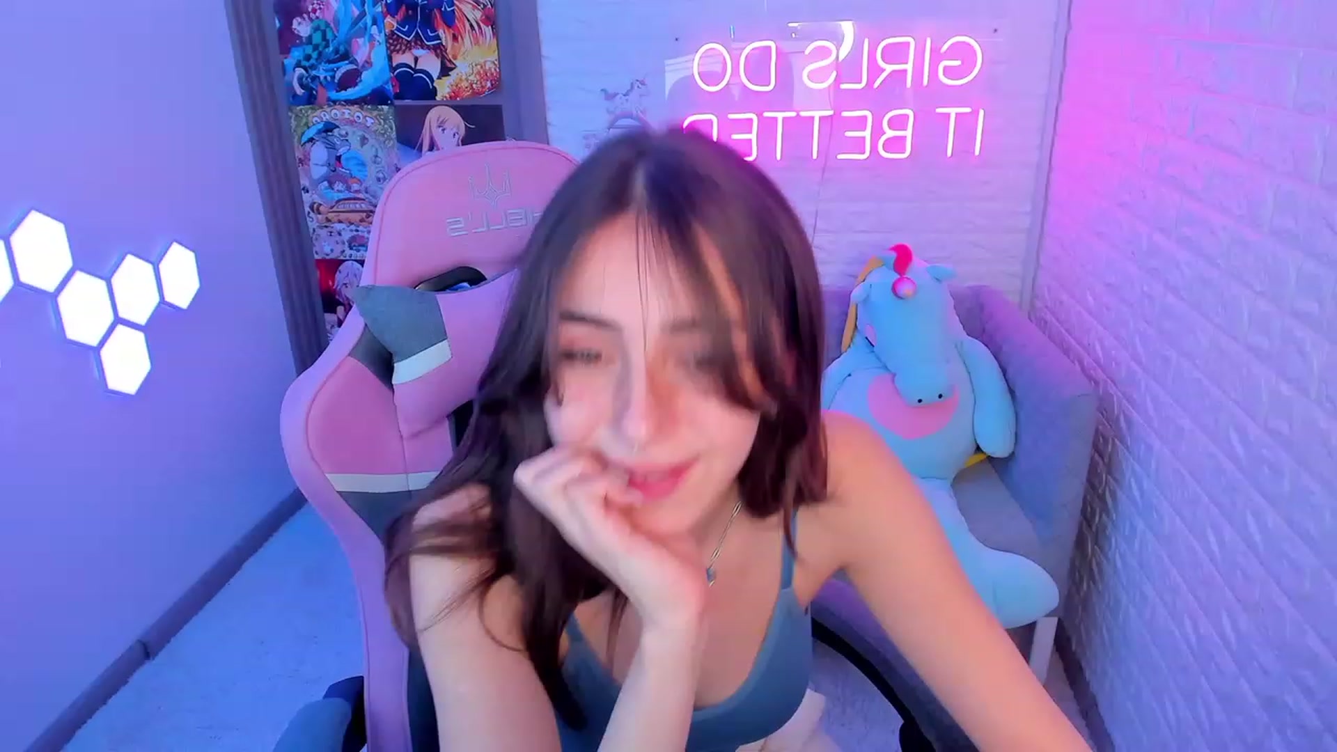 Gallery image thumbnail from ElsaYoung's myfreecams stream on, 02/15/2023, 13:59 image 4 of 20