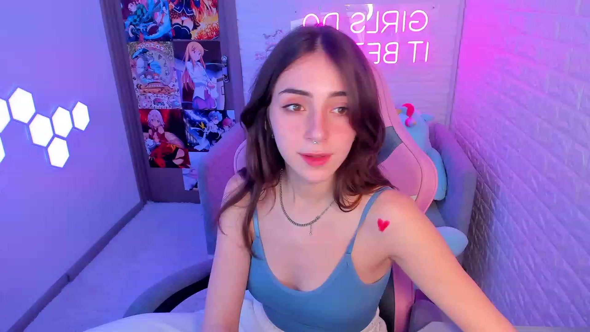 Gallery image thumbnail from ElsaYoung's myfreecams stream on, 02/15/2023, 15:23 image 4 of 20