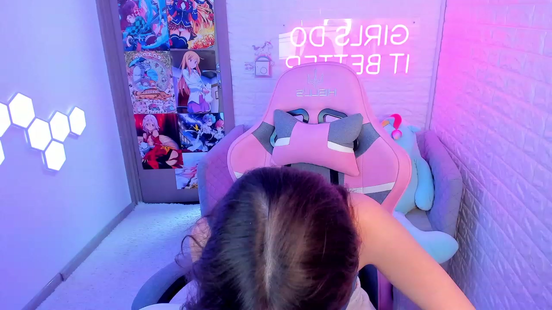 Gallery image thumbnail from ElsaYoung's myfreecams stream on, 02/15/2023, 16:31 image 1 of 20