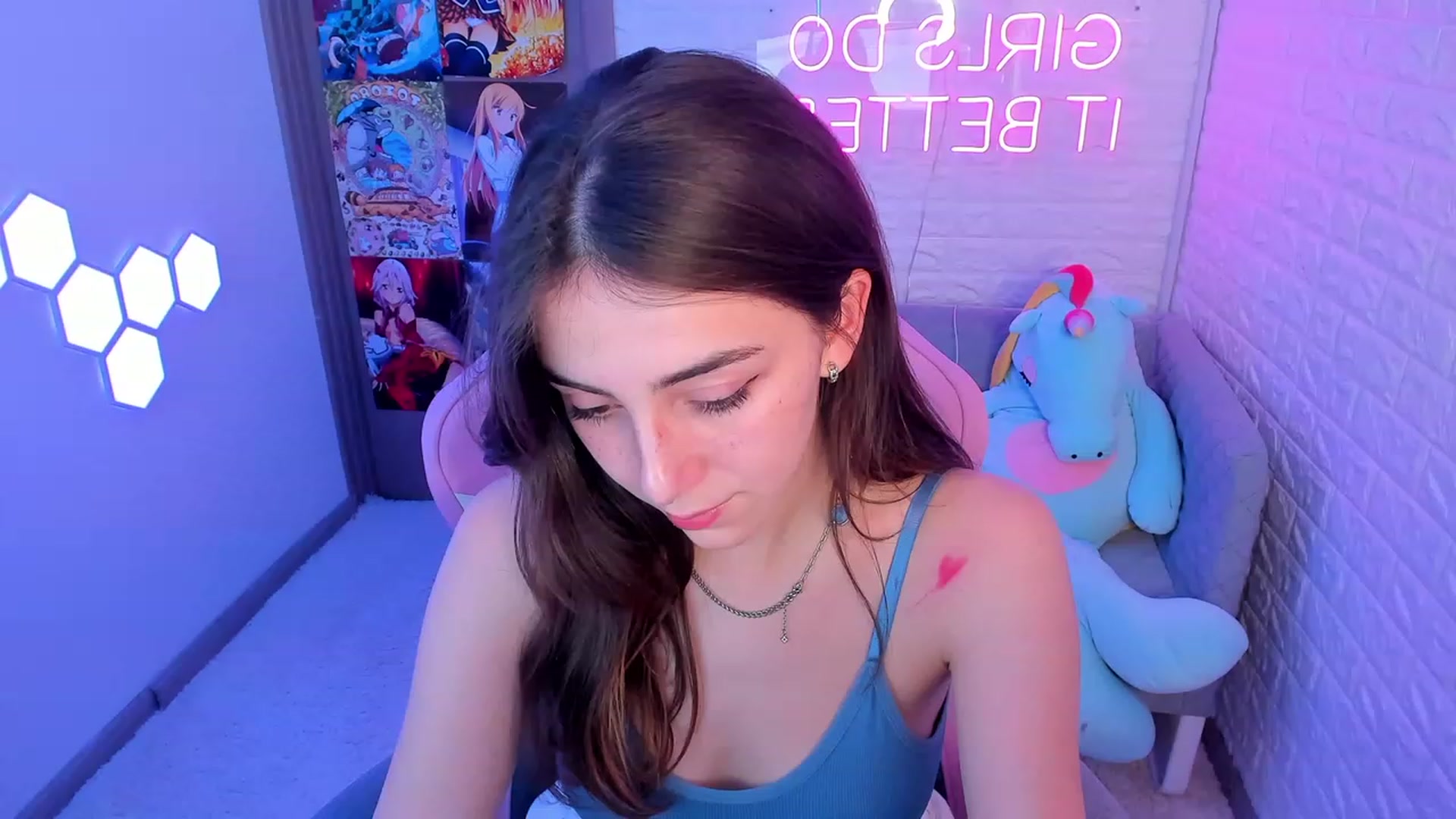 Gallery image thumbnail from ElsaYoung's myfreecams stream on, 02/15/2023, 18:25 image 4 of 20