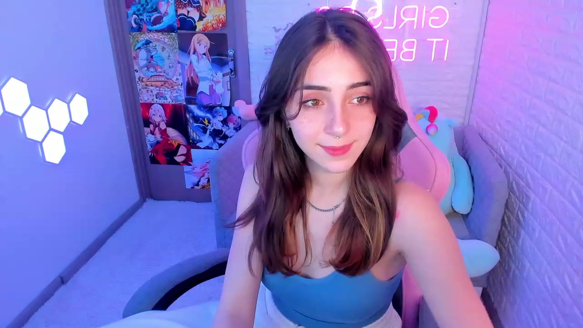Gallery image thumbnail from ElsaYoung's myfreecams stream on, 02/15/2023, 18:25 image 16 of 20