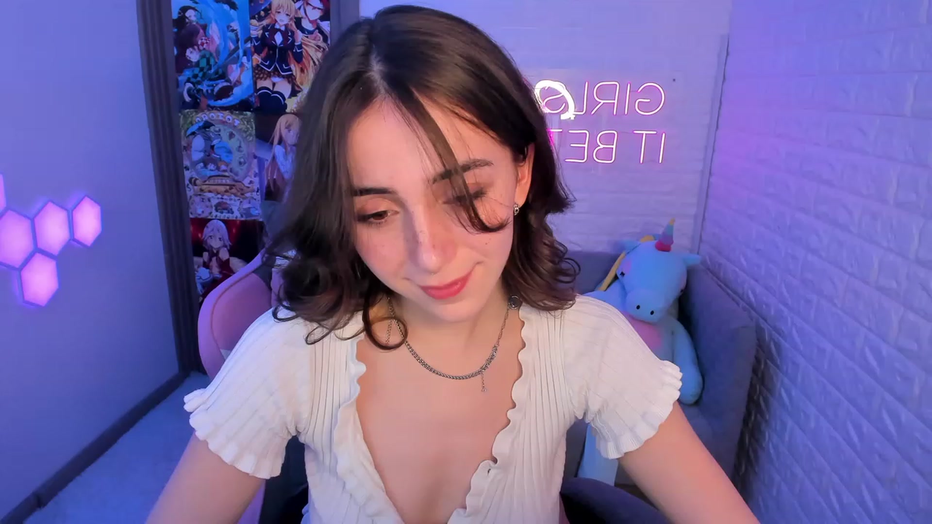 Gallery image thumbnail from ElsaYoung's myfreecams stream on, 02/17/2023, 15:02 image 19 of 20