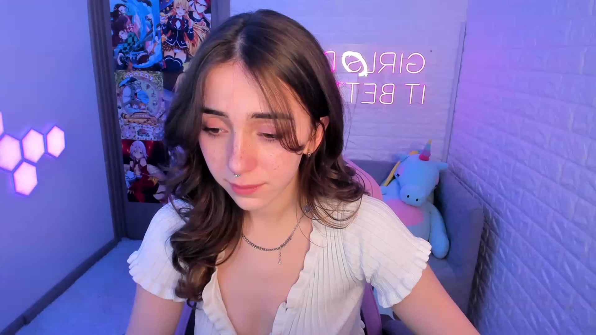 Gallery image thumbnail from ElsaYoung's myfreecams stream on, 02/17/2023, 15:26 image 19 of 20