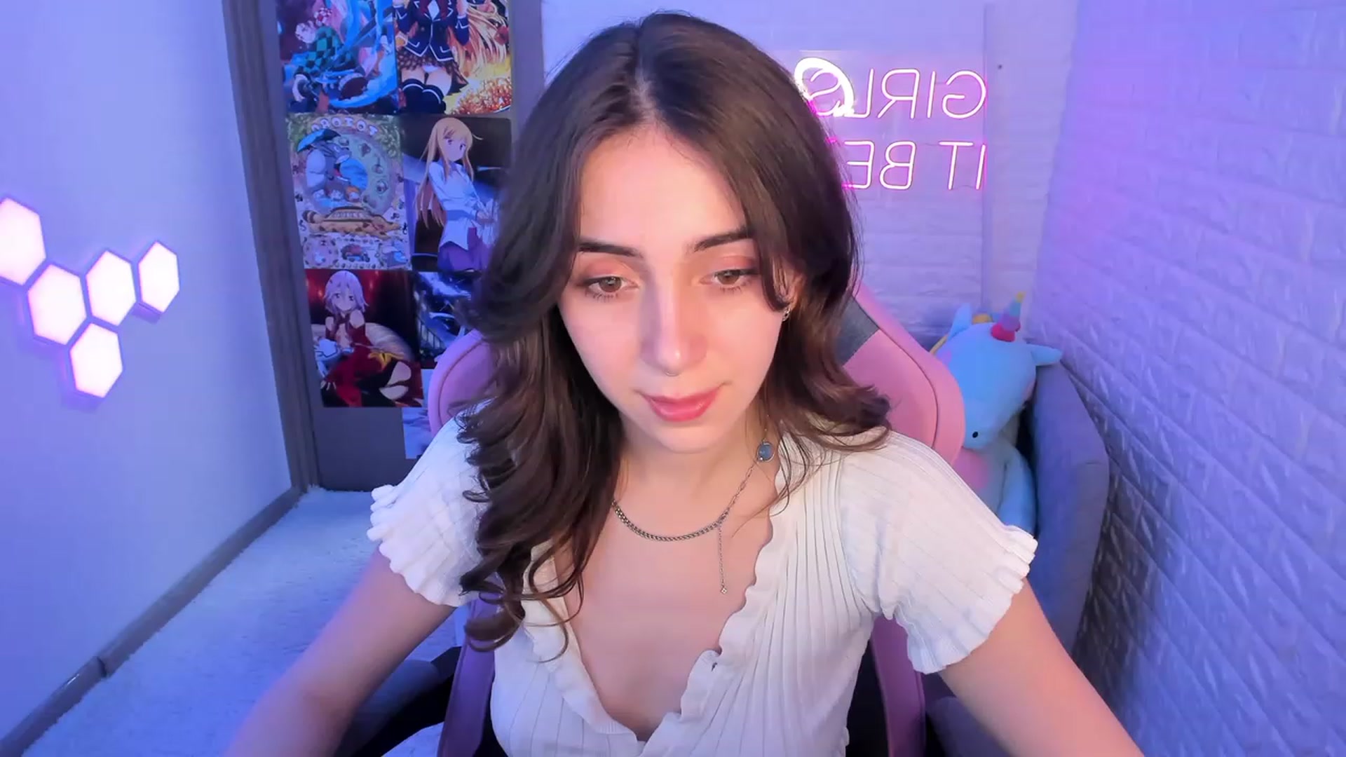 Gallery image thumbnail from ElsaYoung's myfreecams stream on, 02/17/2023, 18:32 image 10 of 20